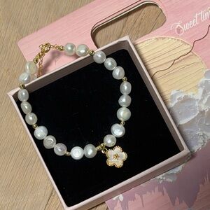 Real Freshwater Pearl Bracelet l
Adjustable | Gift-Ready | Limited